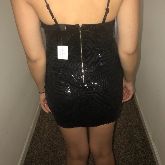 Windsor BLACK GEOMETRIC SEQUINS DRESS - Picture 2 of 4