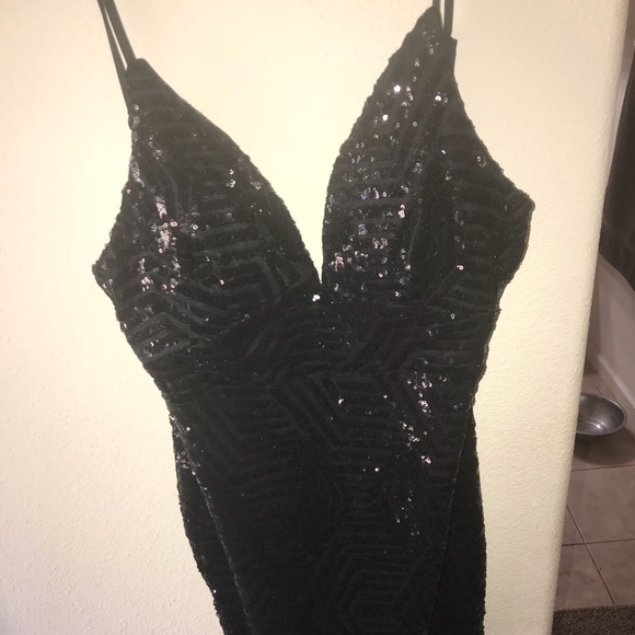 Windsor BLACK GEOMETRIC SEQUINS DRESS - Picture 3 of 4