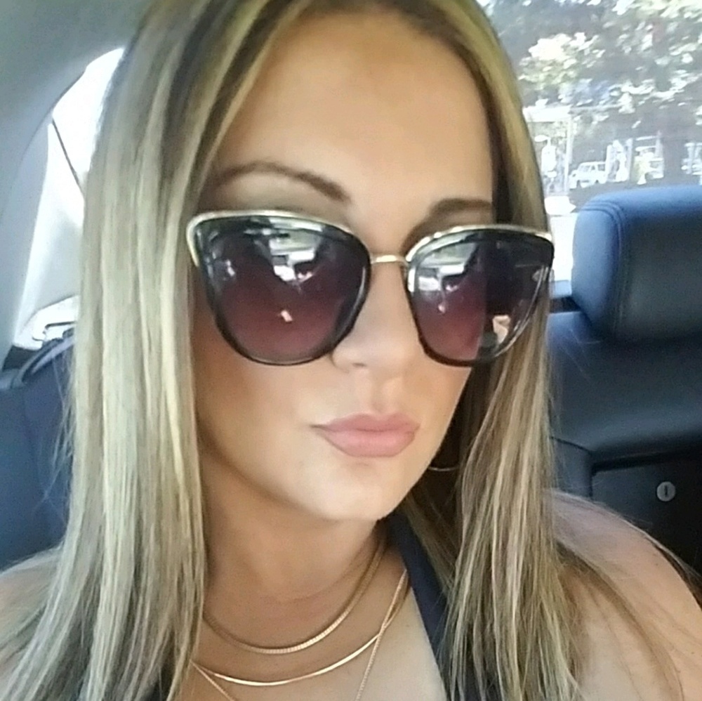 Meet your Posher, Toni