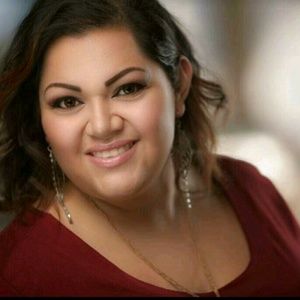 Meet your Posher, Cinthia