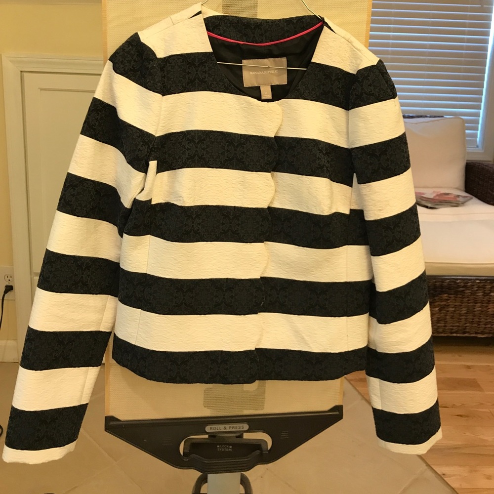 Banana Republic Navy & White Jaquered Blazer