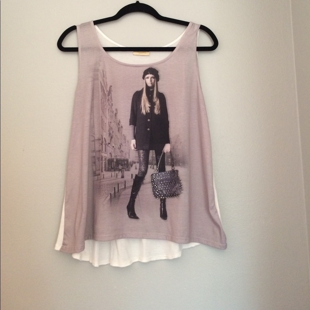 Trendy Graphic/Textured Tank!