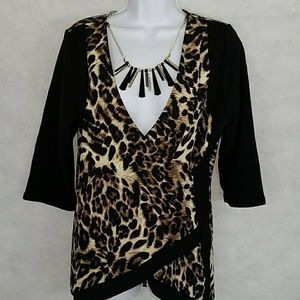Plus-Size leopard top with necklace by Libian