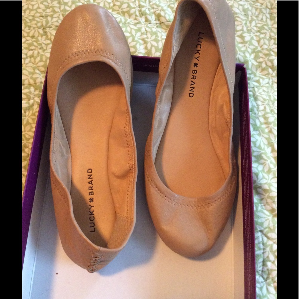 Women's ballerina flats. Like new condition