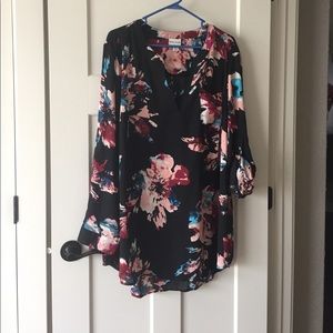 Floral v-neck tunic