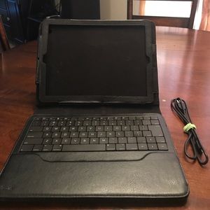 iPad 2 case and Bluetooth keyboard