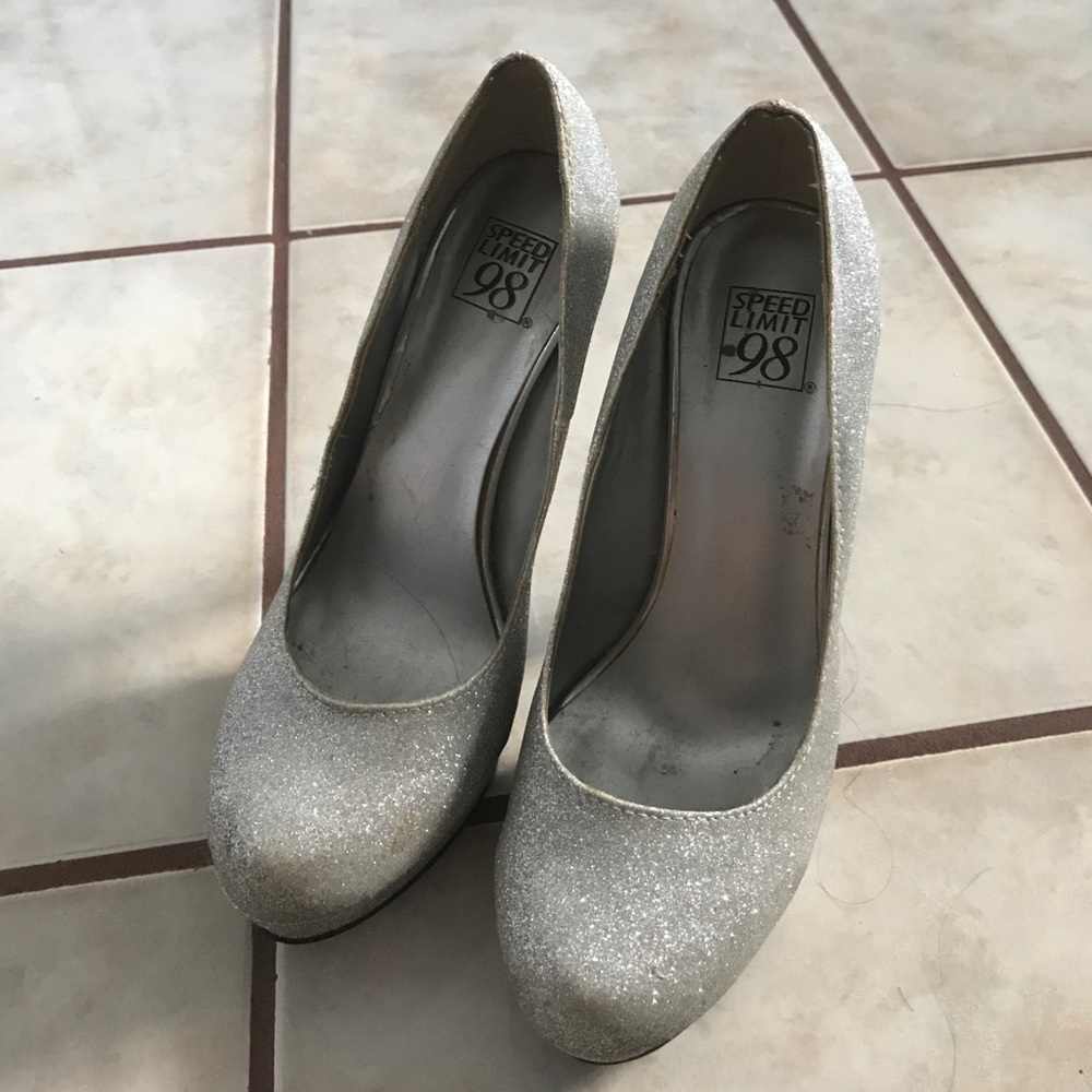 Silver glittery stilettos pumps