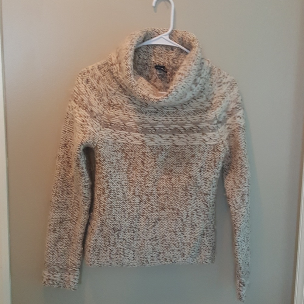 Super cute gap cow neck sweater
