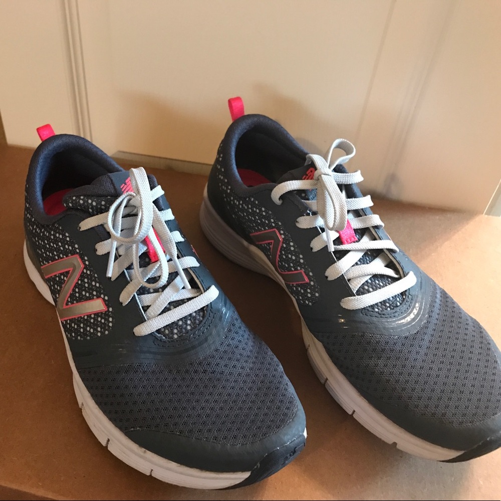 New Balance -9B - gray with a pop of hot pink $20
