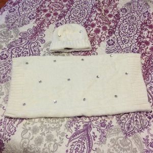 NWOT VS Hat and Scarf Set