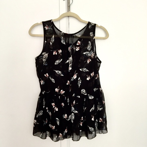 Devoted Floral Print Sleeveless Blouse - Picture 2 of 4