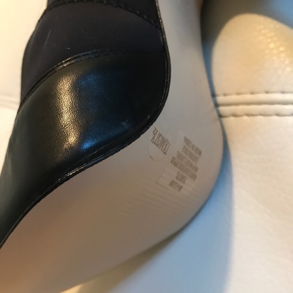 BCBG Anklets - Picture 3 of 5