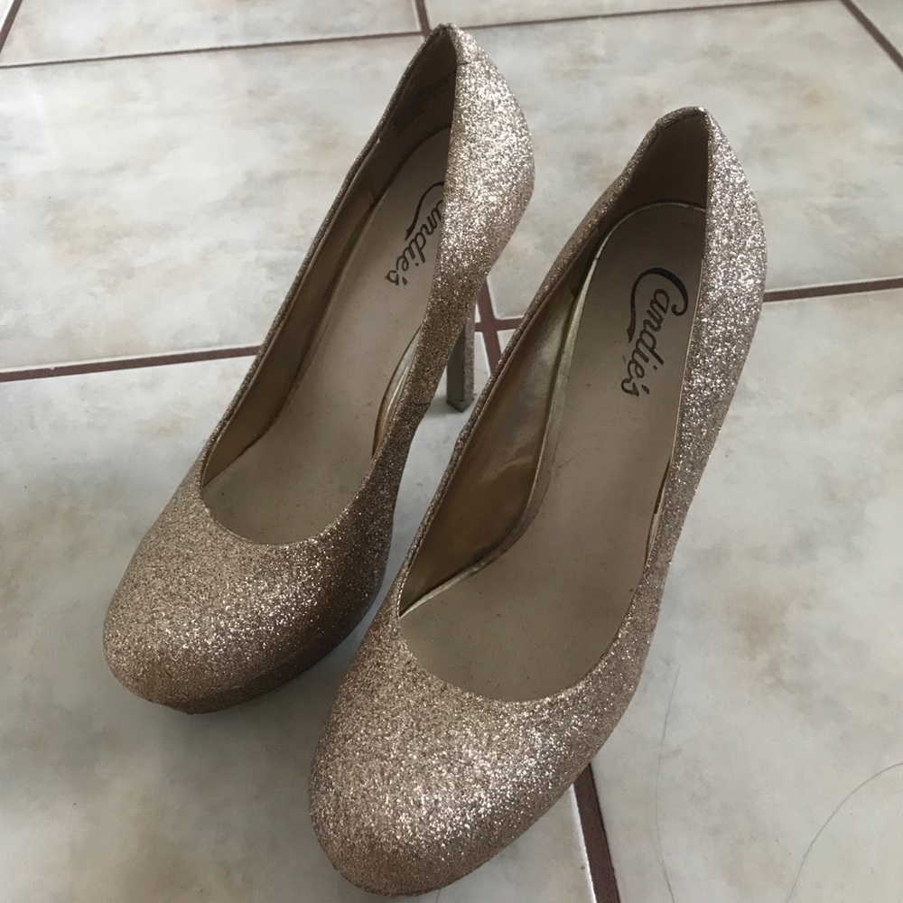 Gold glittery stiletto pumps