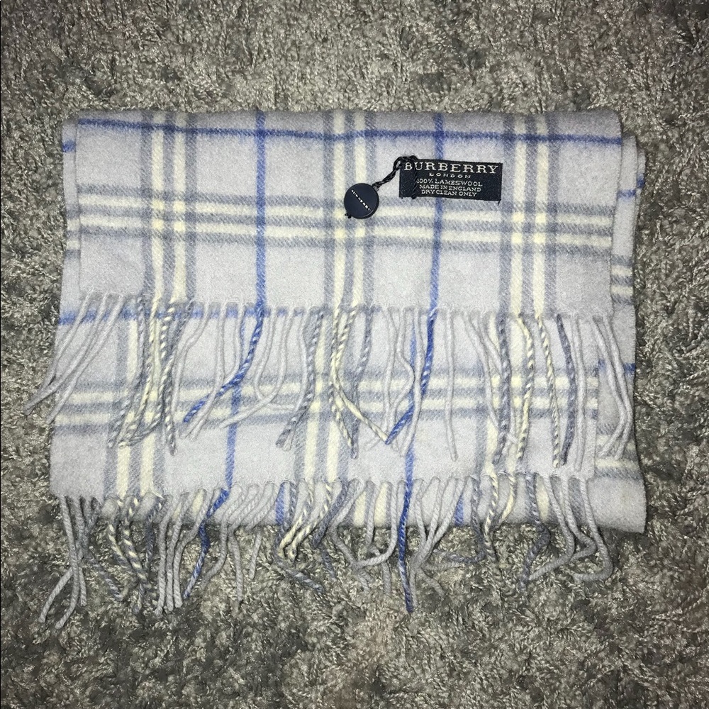 |FALL SALE| BURBERRY AUTHENTIC 100% Lambwool scarf