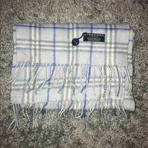 |FALL SALE| BURBERRY AUTHENTIC 100% Lambwool scarf