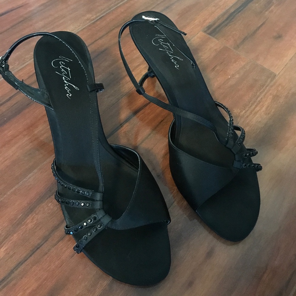 Black nylon evening sandals.