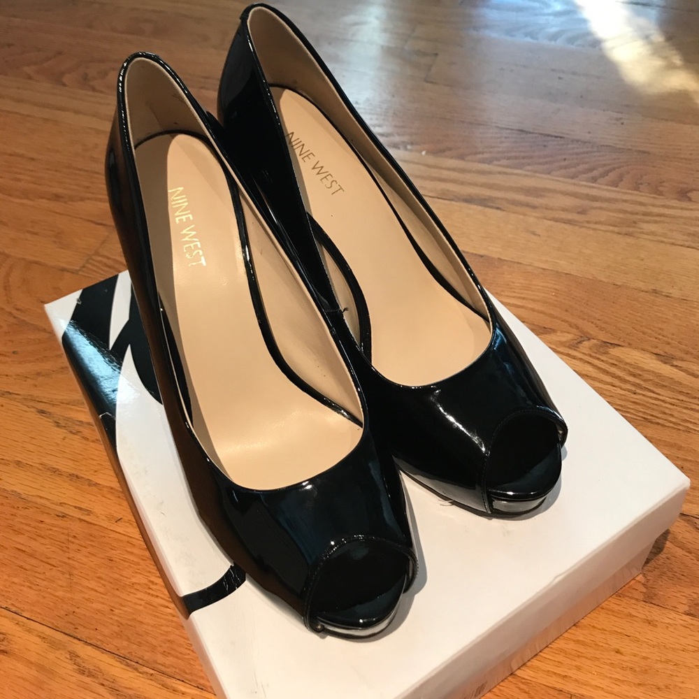 Nine West Peep Toe Paten Leather 8.5 M