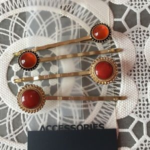NWT 4 hair clips
