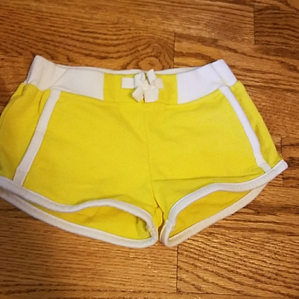 2t yellow shorts