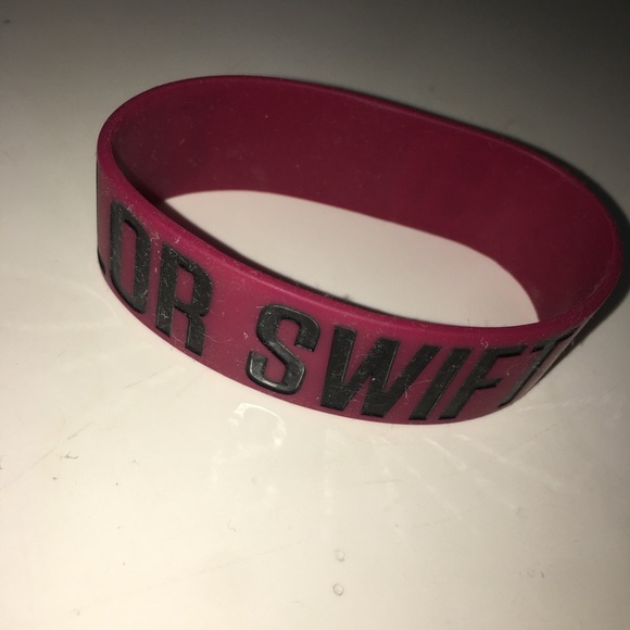 taylor swift red bracelet - Picture 6 of 6
