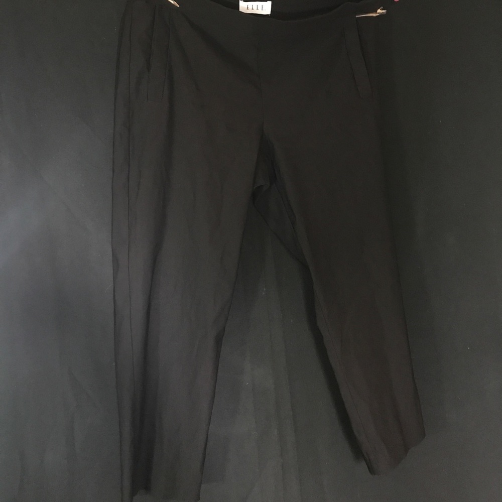 Women’s Elle Pull-Up dress capris you will love