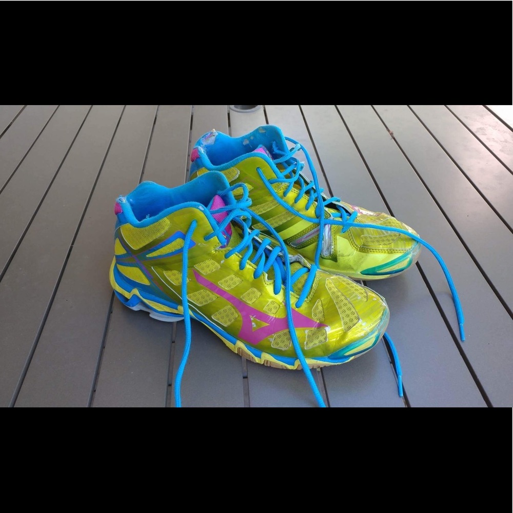 Mizuno volleyball shoes