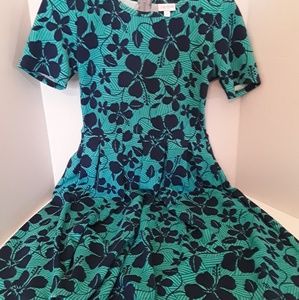Small Lularoe Amelia Dress