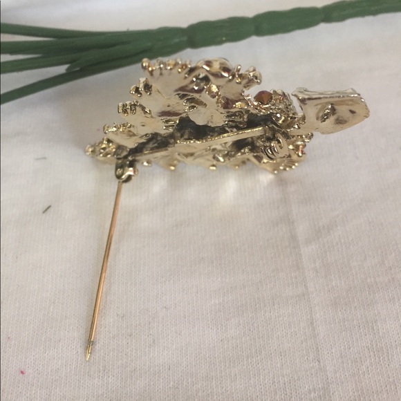 Vintage Christmas tree pin - Picture 3 of 3