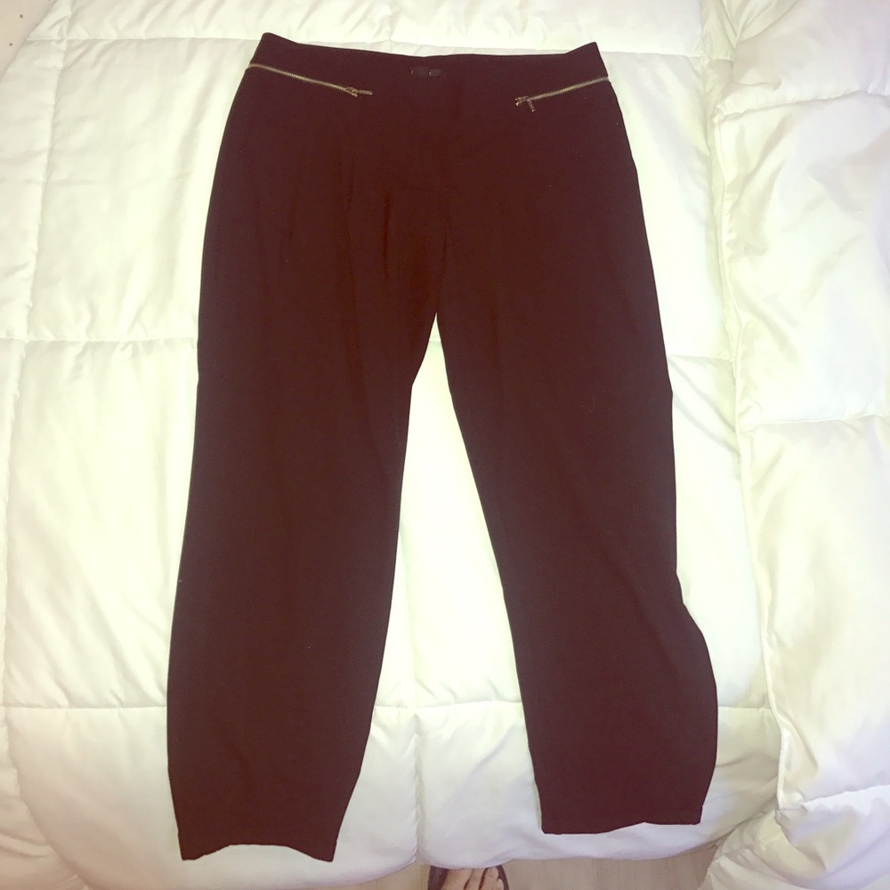 Black slim fit ankle slacks w gold zipper detail