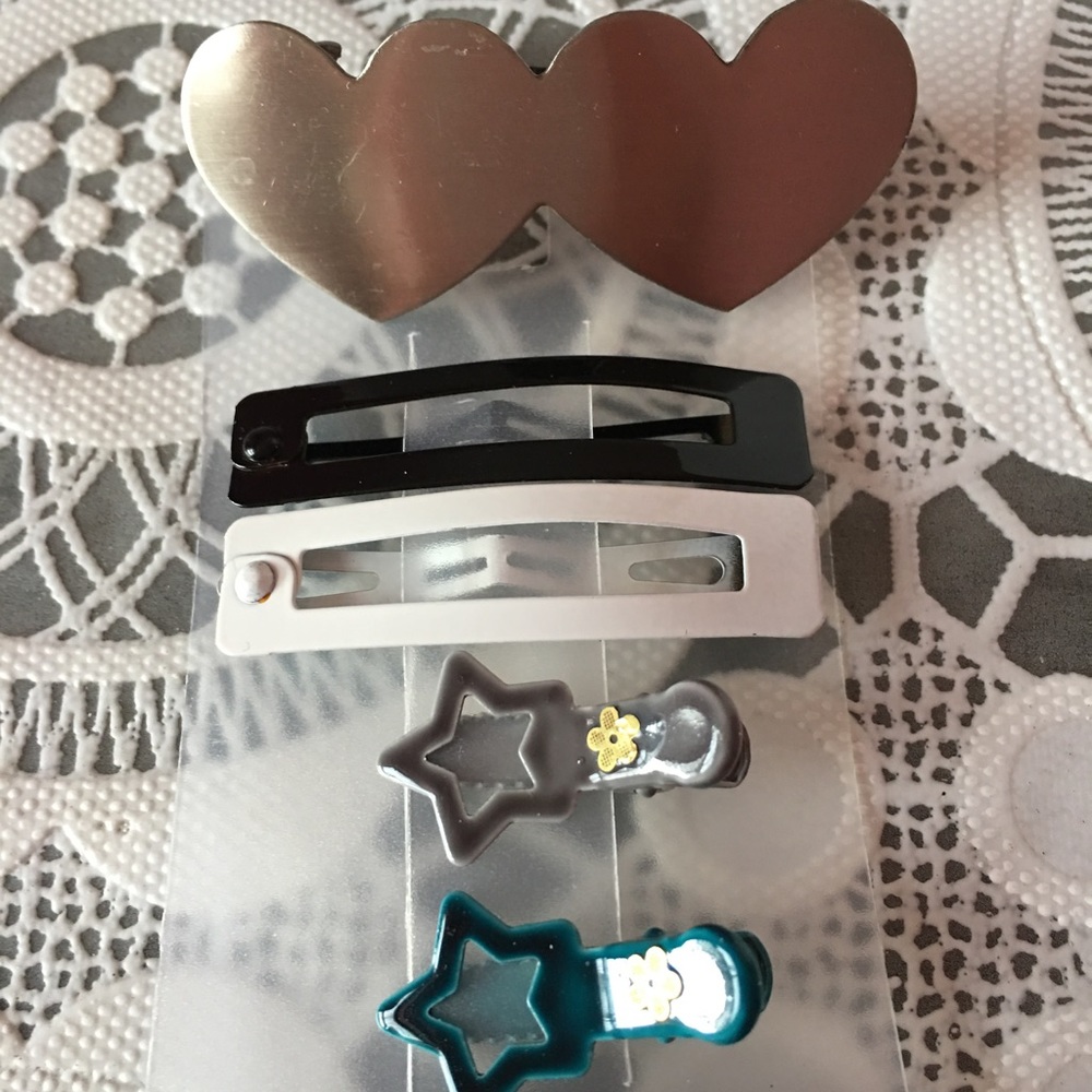 NWT 5 hair clips