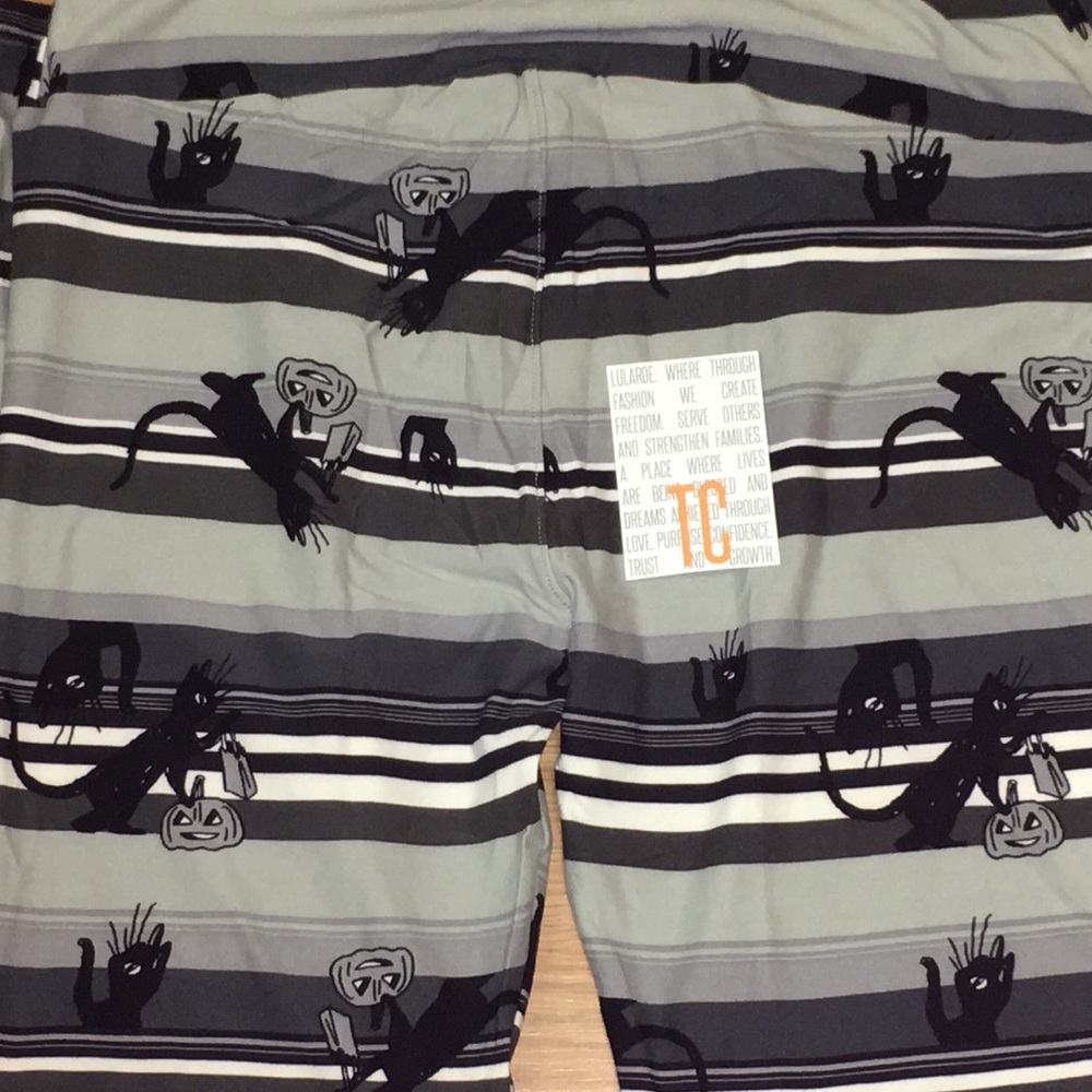 Lularoe Halloween Black Cats Pumpkins Leggings TC