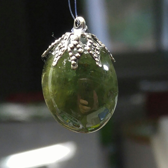 #0116 Green Rutile Sapphire Pendant - Picture 2 of 2