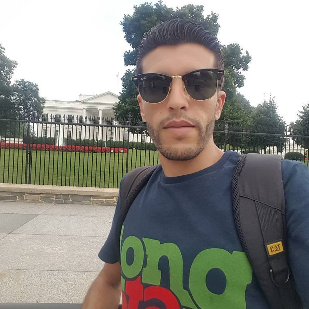 Meet your Posher, Mouhssine