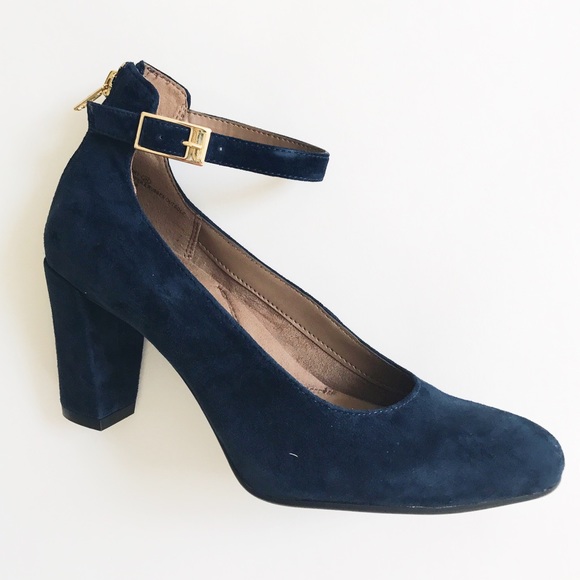 AEROSOLES Shoes - Last one Sz 9🌹Aerosoles suede leather heels