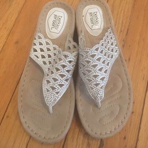 WHITE SANDALS 1'heel