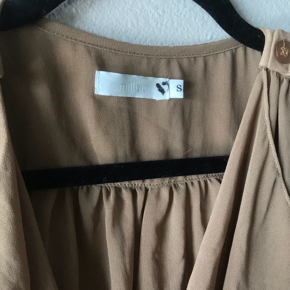 🍂 Millau Ruffle Front Blouse 🍂 - Picture 2 of 3