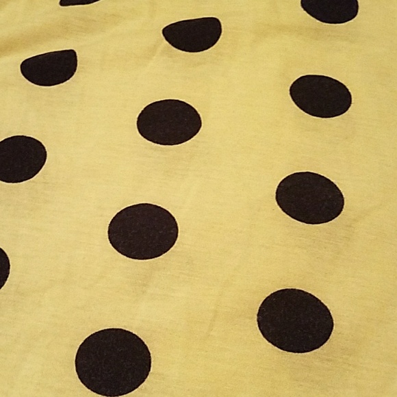 Knee length neon yellow skirt with polka dots - Picture 3 of 3