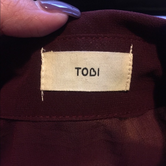 Tobi Sheer Maroon button down - Picture 2 of 4