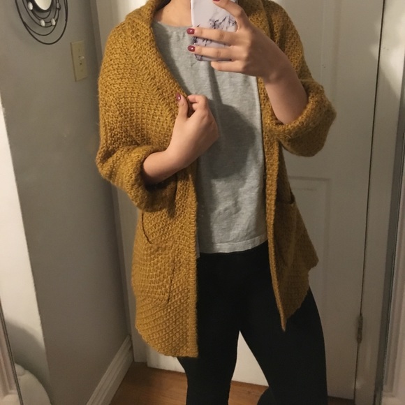 Sweaters - Open front knit cardigan