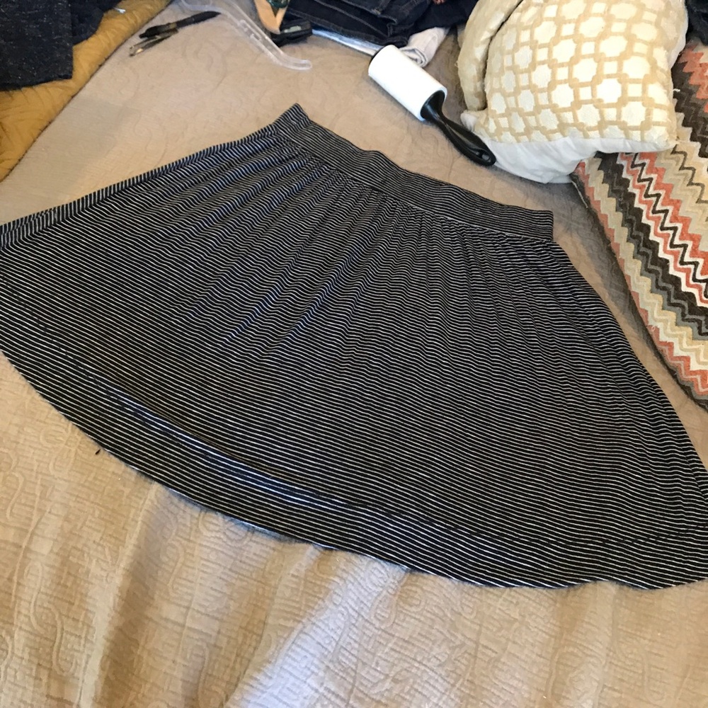 LOFT skirt - Picture 3 of 3
