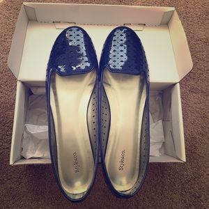 Blue flat shoes