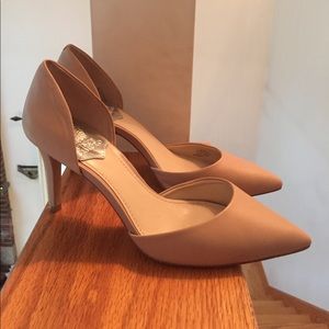 Vince Camuto nude heels 👠