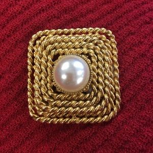 Pearl perfect for personality! Vintage brooch💐