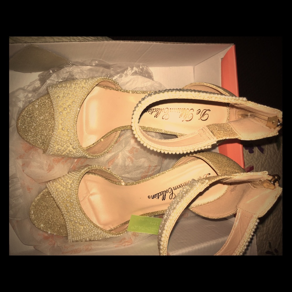 Sexy sassy 4 inch ankle strap heels - Picture 1 of 6