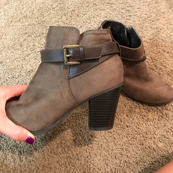 Grey and brown booties! - Picture 3 of 3