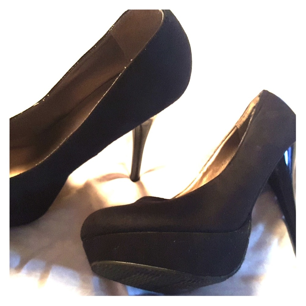 6" black high heels