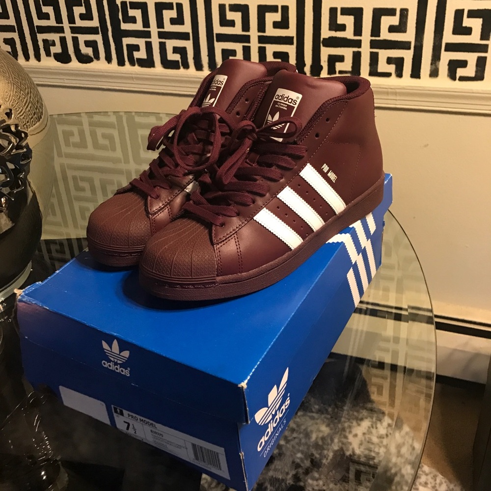 Burgundy Hi-top Shell Top Adidas. Worn once!!!