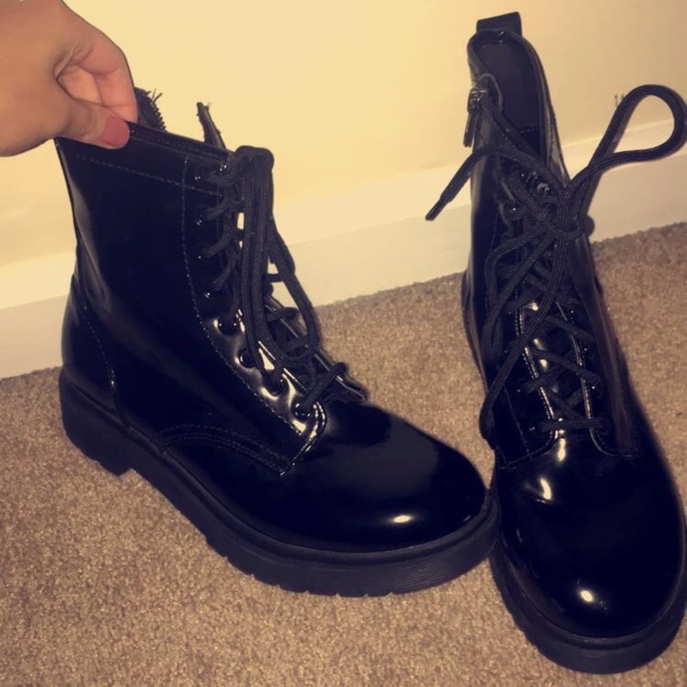Shiny fall worker boots :)