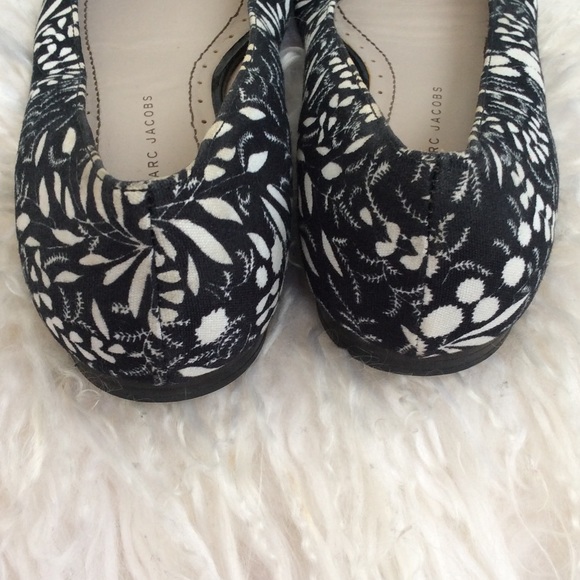 Marc Jacobs super cute peep 👀 and flats. - Picture 5 of 8