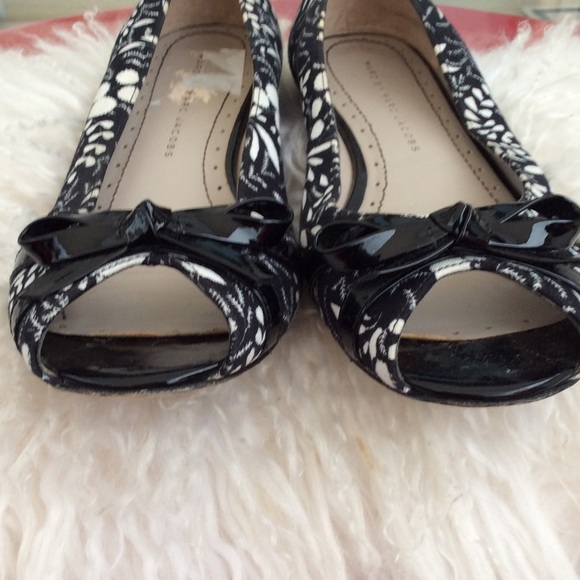 Marc Jacobs super cute peep 👀 and flats. - Picture 6 of 8